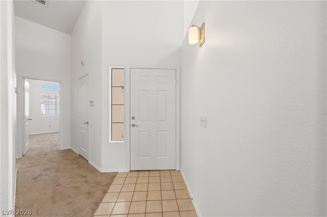 7530 Splashing Rock Drive — photo 3