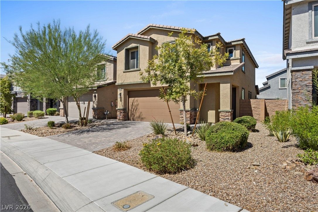 936 Lotus Falls Street — photo 2