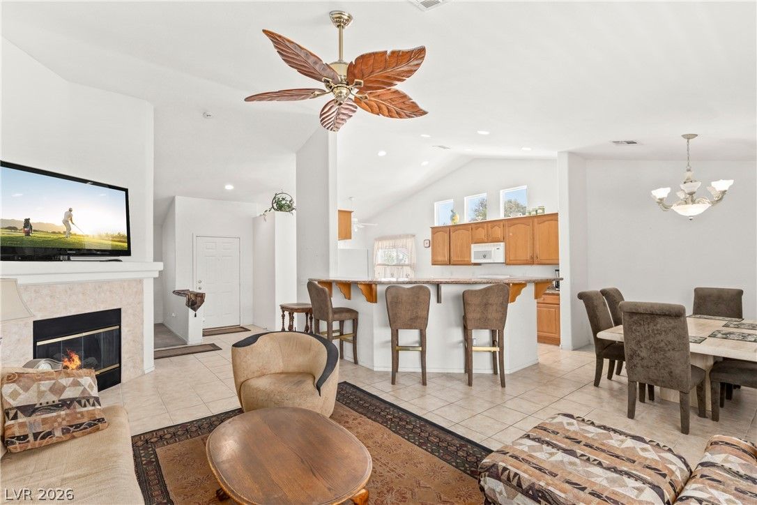 5832 Orchid Jungle Lane — photo 4 of 17