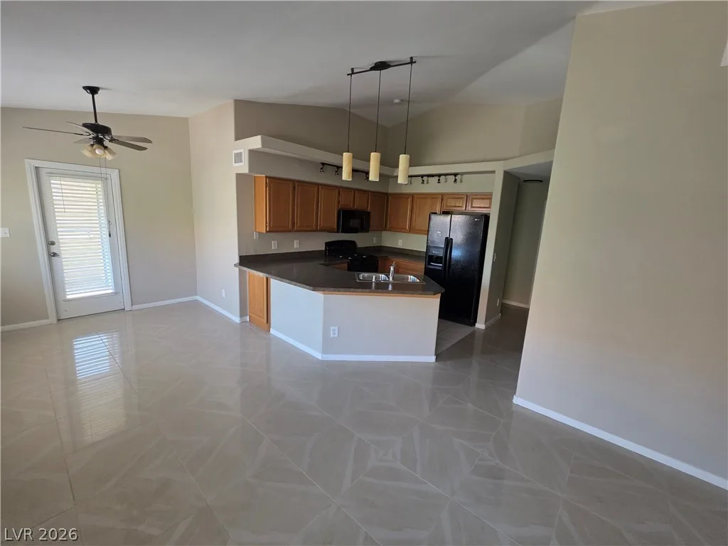 1545 Jenny Linn Drive 1545 — photo 4 of 14