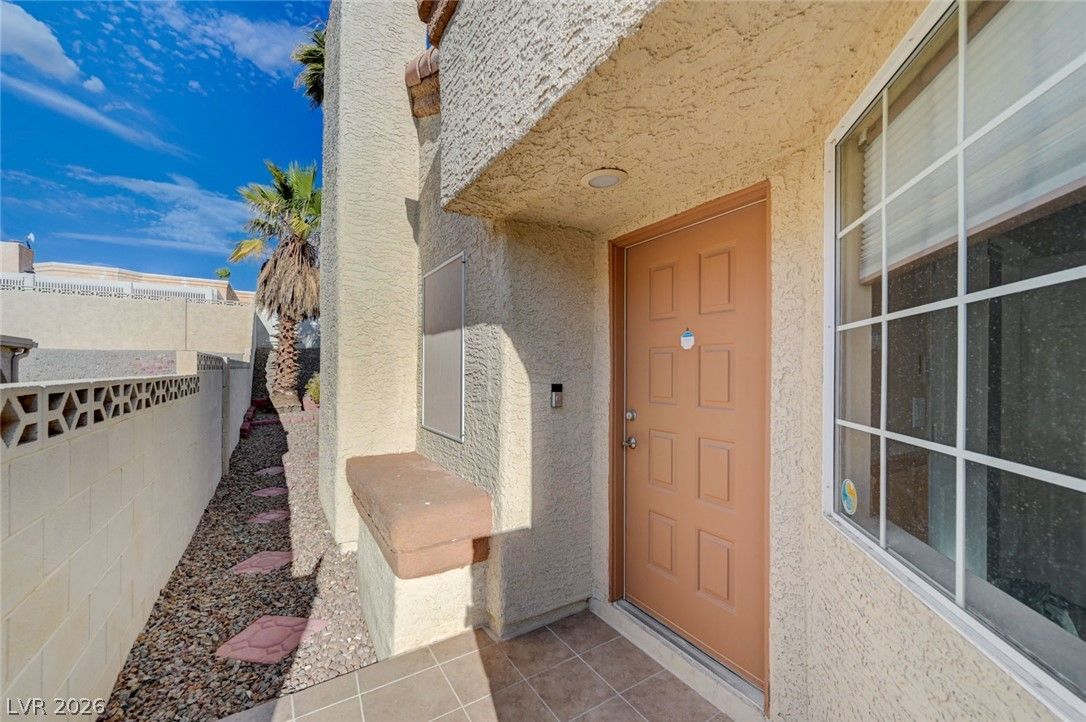 2368 Los Feliz Street — photo 3