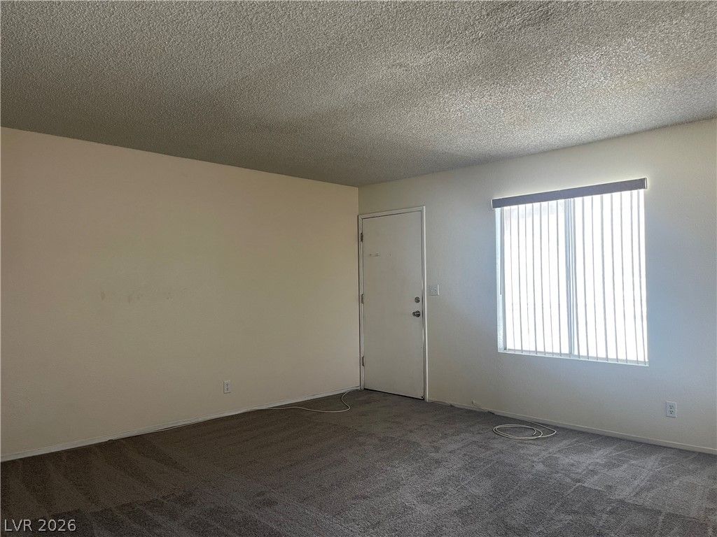 524 FIR Street 102 — photo 4 of 10