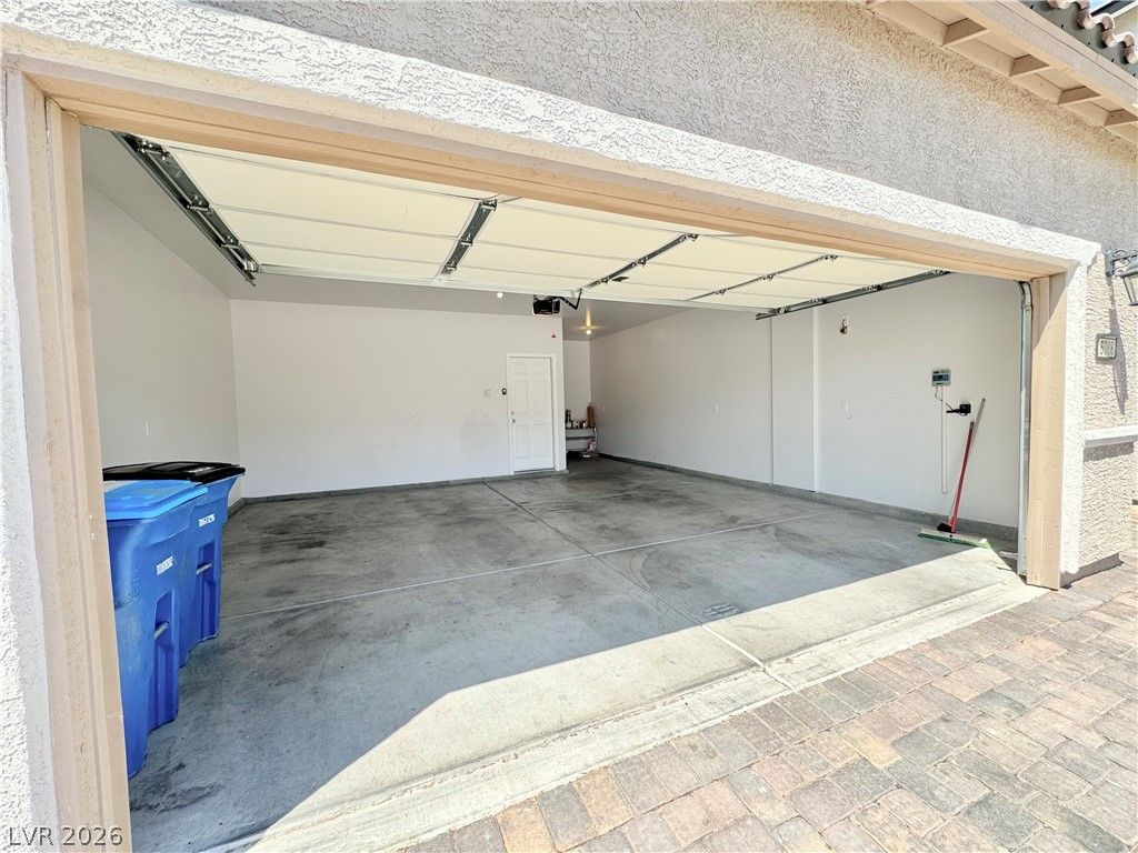 6088 Castle Gardens Avenue — photo 4