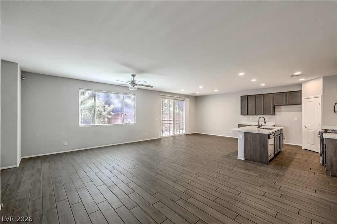 8686 Windy Canyon Street — photo 5 of 29