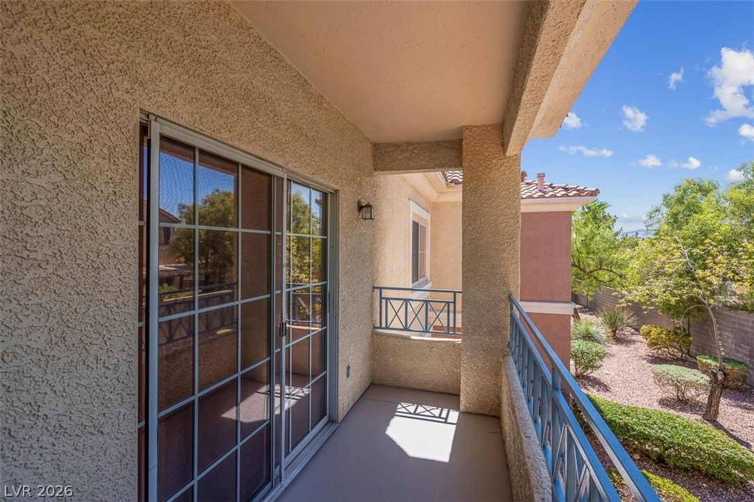 353 Amber Pine Street 203 — photo 4
