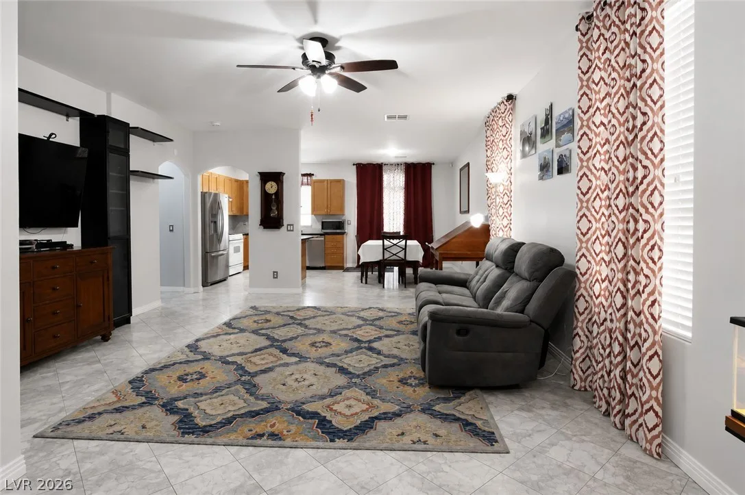 912 Sterling Thorn Court — photo 3