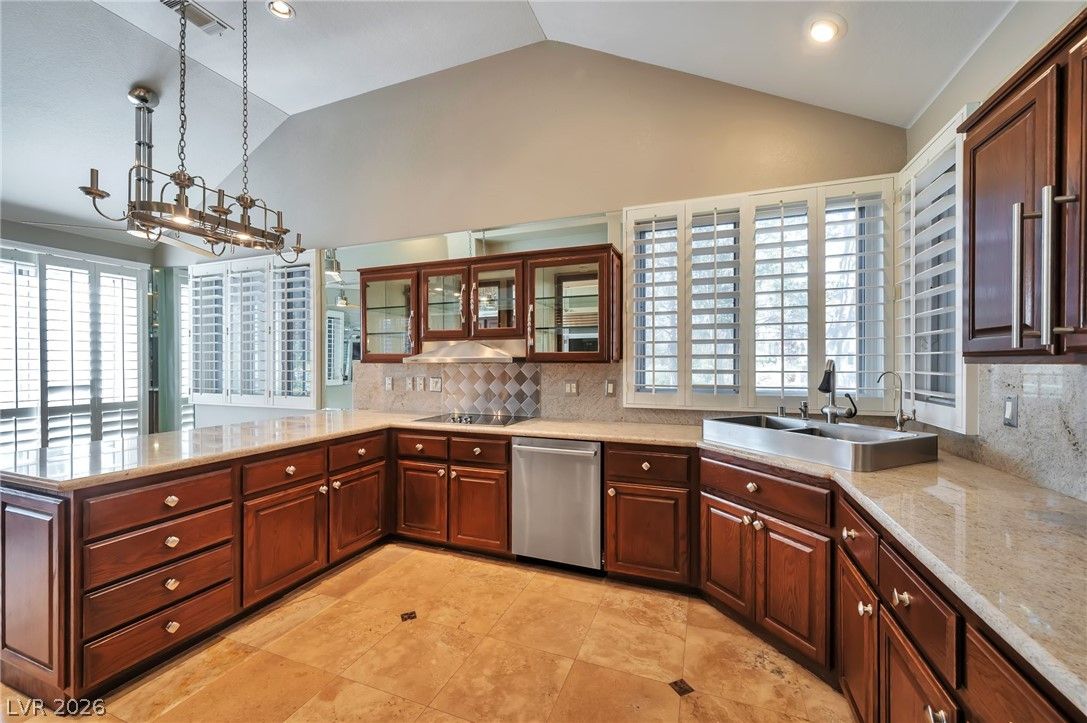 7802 Harbour Towne Avenue — photo 5 of 34