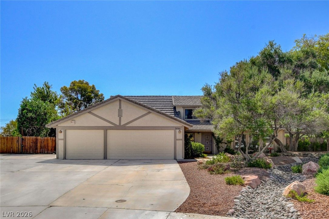 5644 Nicole Court — photo 1