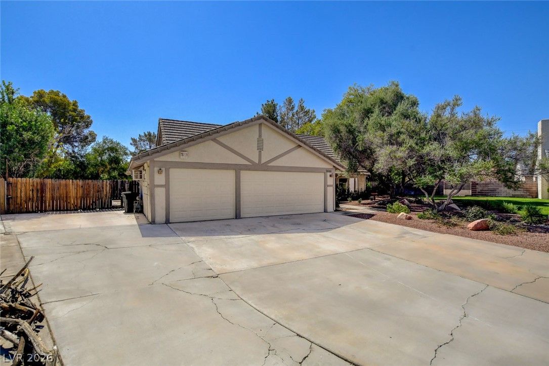 5644 Nicole Court — photo 2