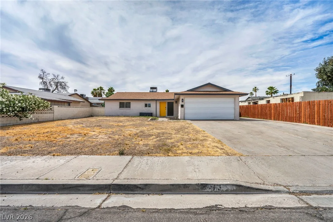 913 De Met Drive — photo 3