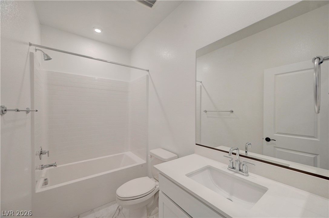 3896 Blooming Orange Avenue — photo 4