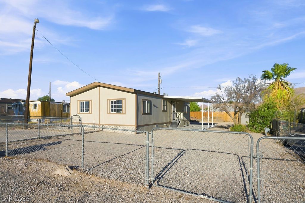 2228 Castleberry Lane — photo 3 of 24