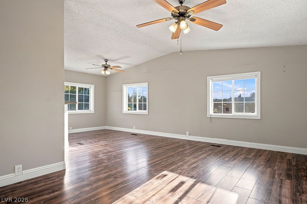 2228 Castleberry Lane — photo 4 of 24