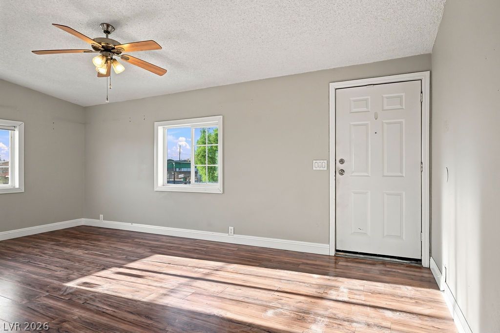 2228 Castleberry Lane — photo 5 of 24