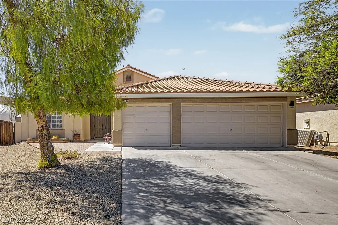 5137 Pebble Rim Street — photo 3 of 37