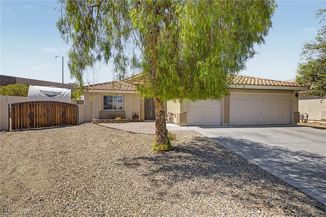 5137 Pebble Rim Street — photo 4 of 37