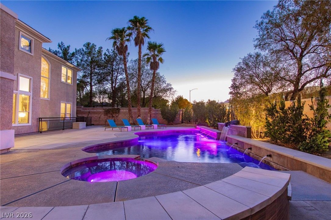 8088 Dark Hollow Place — photo 2