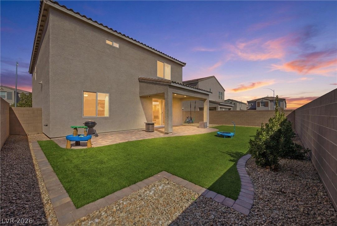 1815 Butterfly Colony Avenue — photo 2