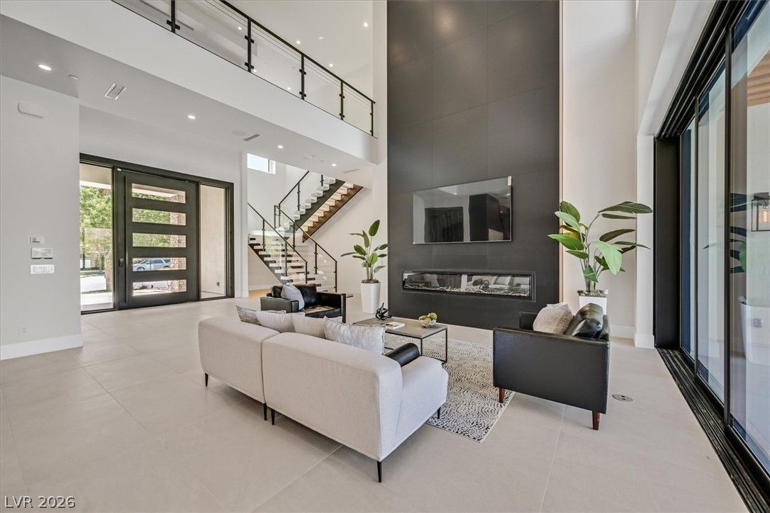 34 Vintage Canyon Street — photo 3