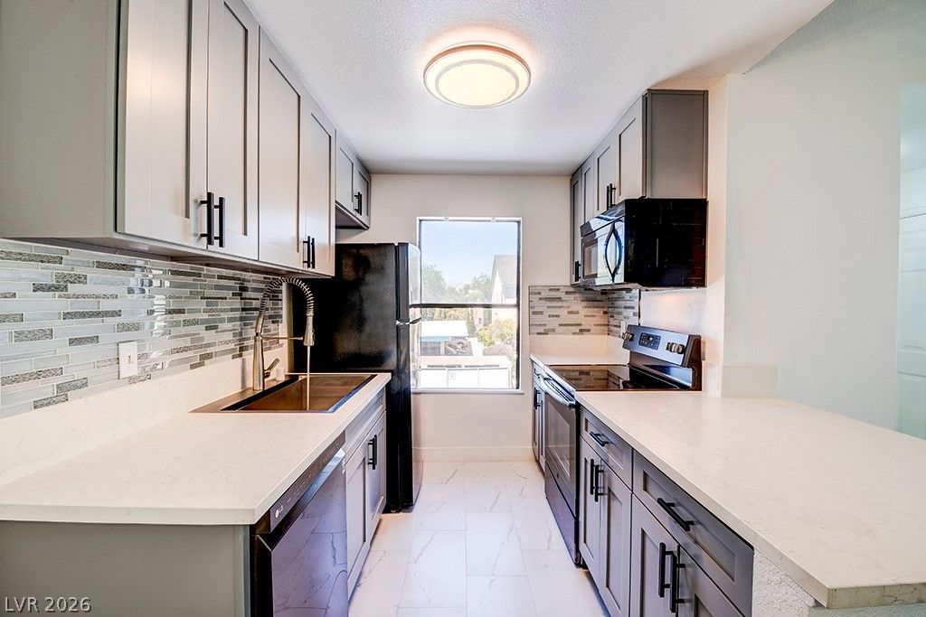 5121 Lindell Road 206 — photo 5