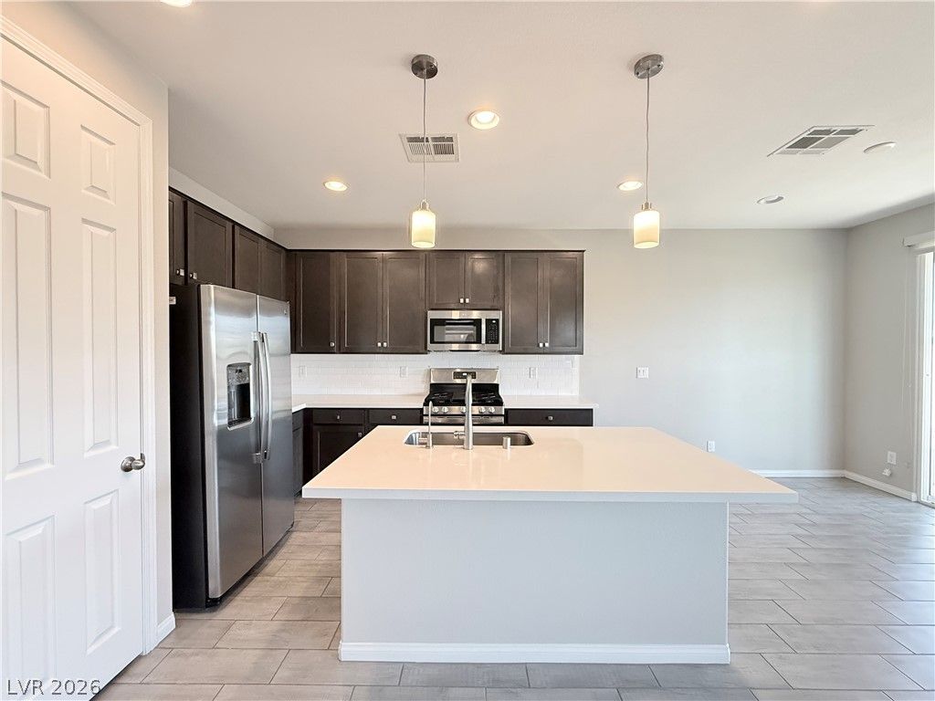 3348 Castlefields Drive — photo 4 of 29