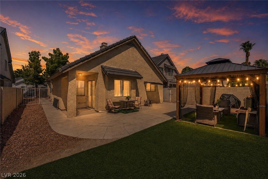1714 La Cruz Drive — photo 5 of 34