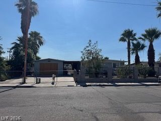 1922 Douglas Street — photo 4 of 4
