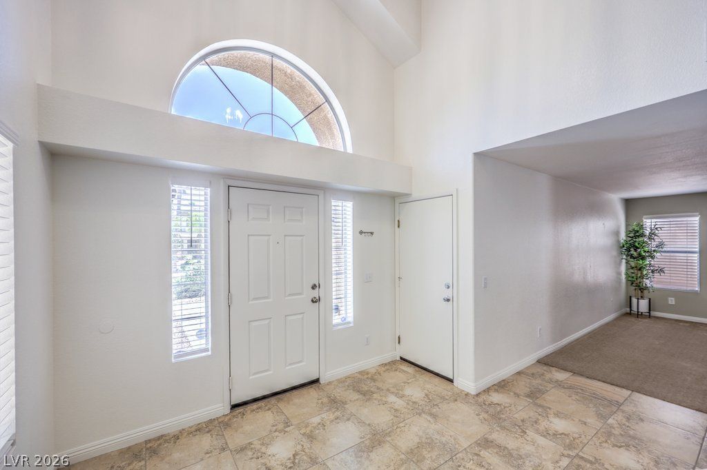 5016 DANCING LIGHTS Avenue — photo 2