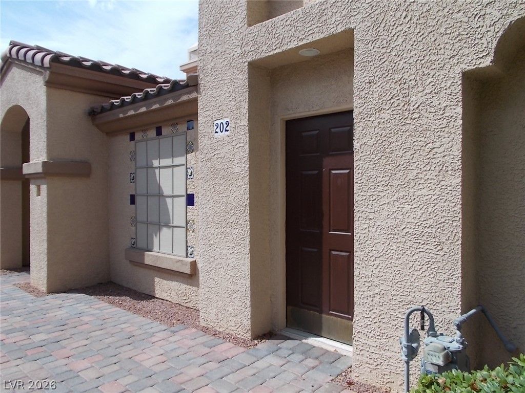 7295 Diamond Canyon Lane 202 — photo 3