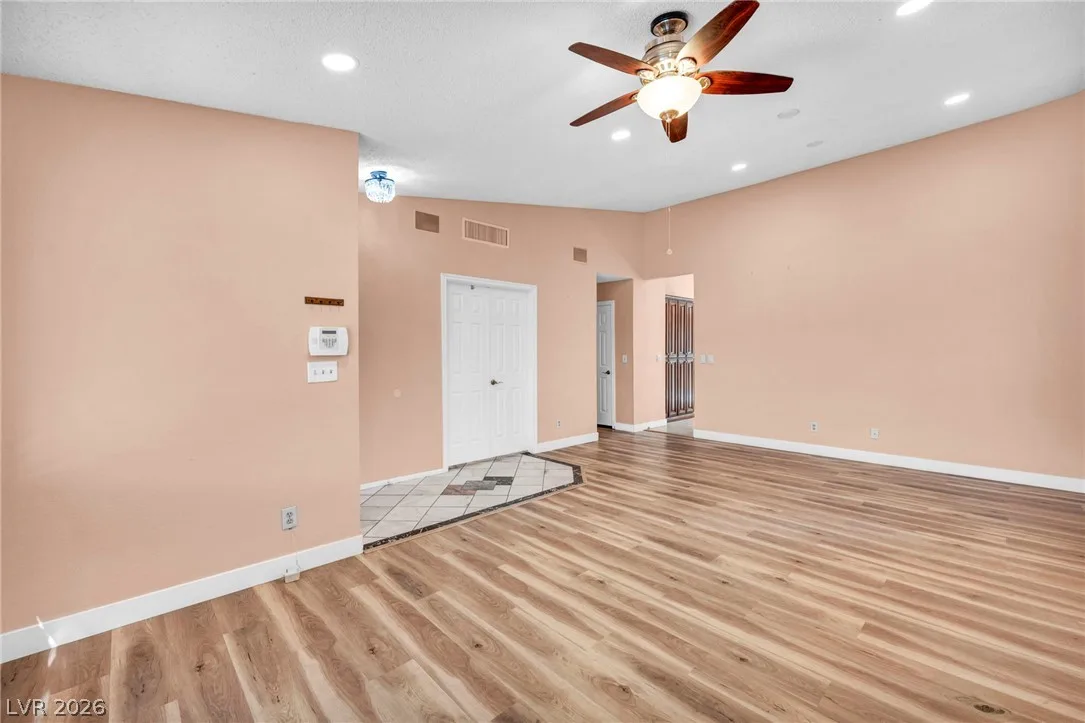 6237 Carmen Boulevard — photo 5