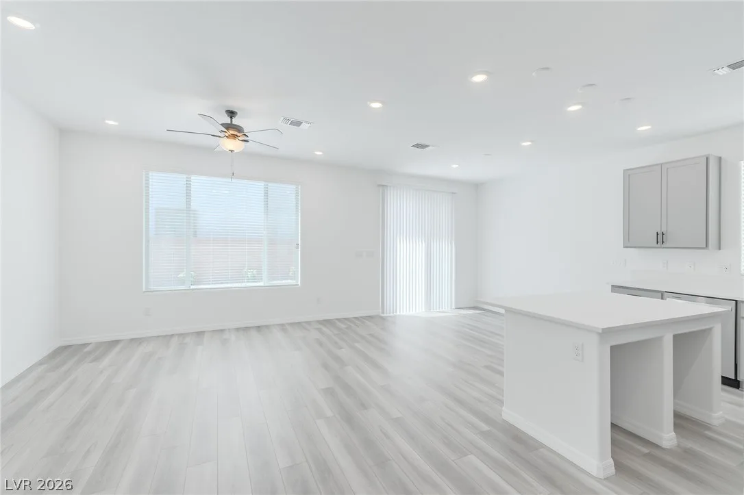 6017 Fennerwick Avenue — photo 4
