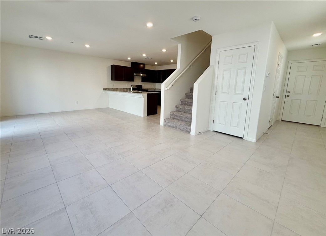 2708 Sandia Crest Street — photo 3