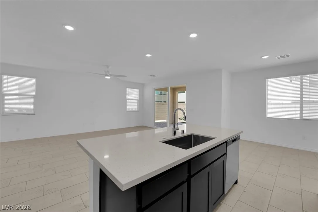 4368 Bayley Skye Avenue — photo 2