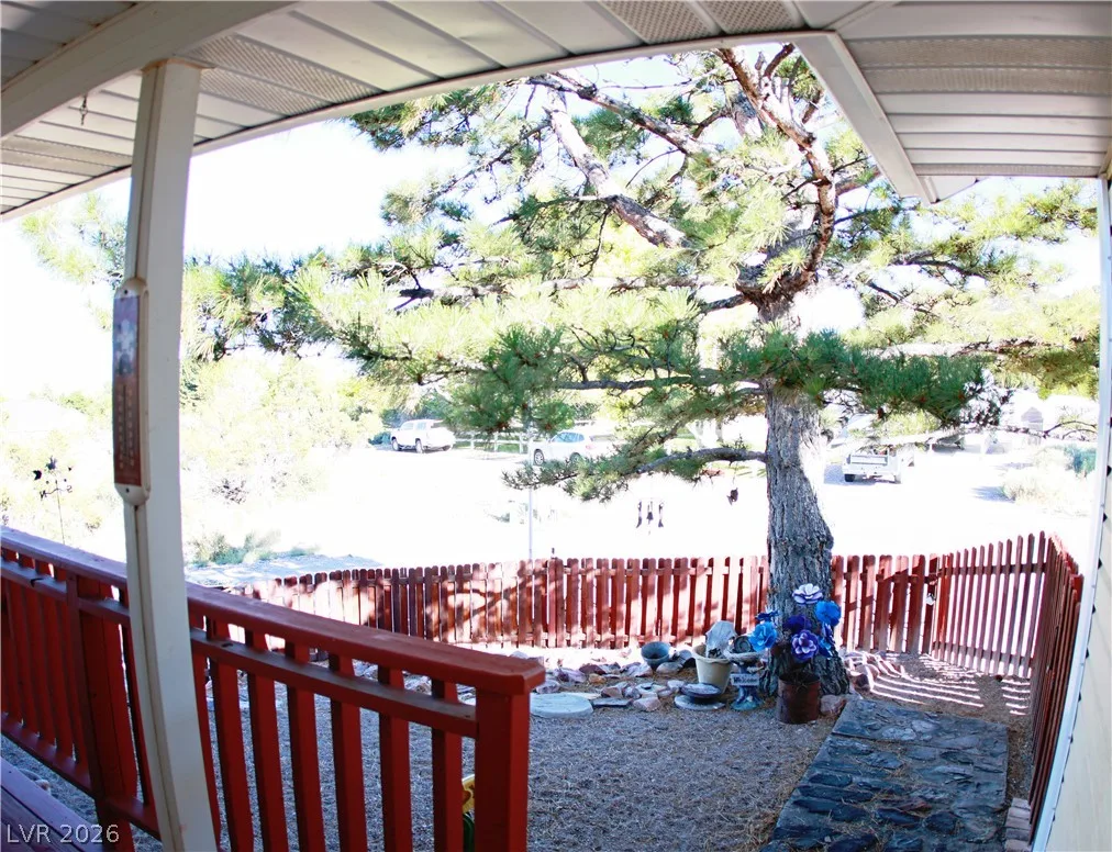 675 Hartley Drive — photo 2