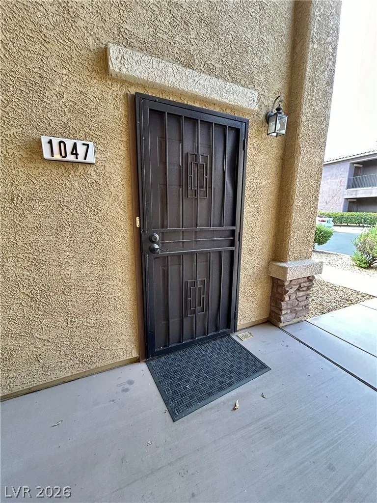 L 6868 Sky Pointe Drive 1047 — photo 2