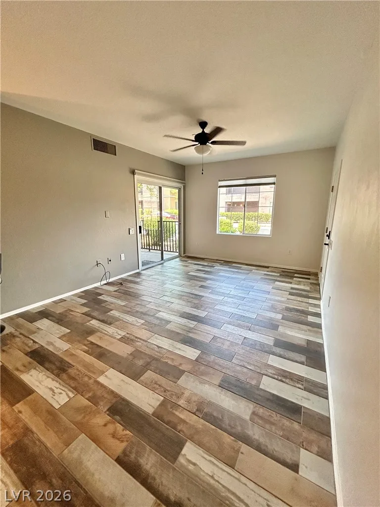 L 6868 Sky Pointe Drive 1047 — photo 5