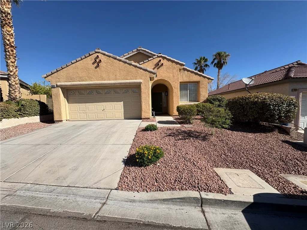 10688 Oak Crest Avenue — photo 2