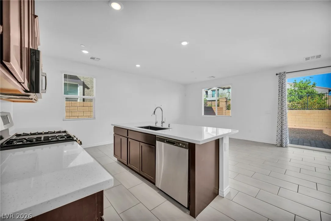 8843 Roadrunner Ravine Street — photo 5 of 20
