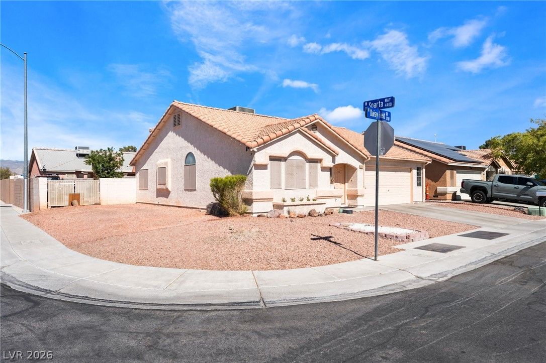 3711 Daisy Field Drive — photo 2 of 39
