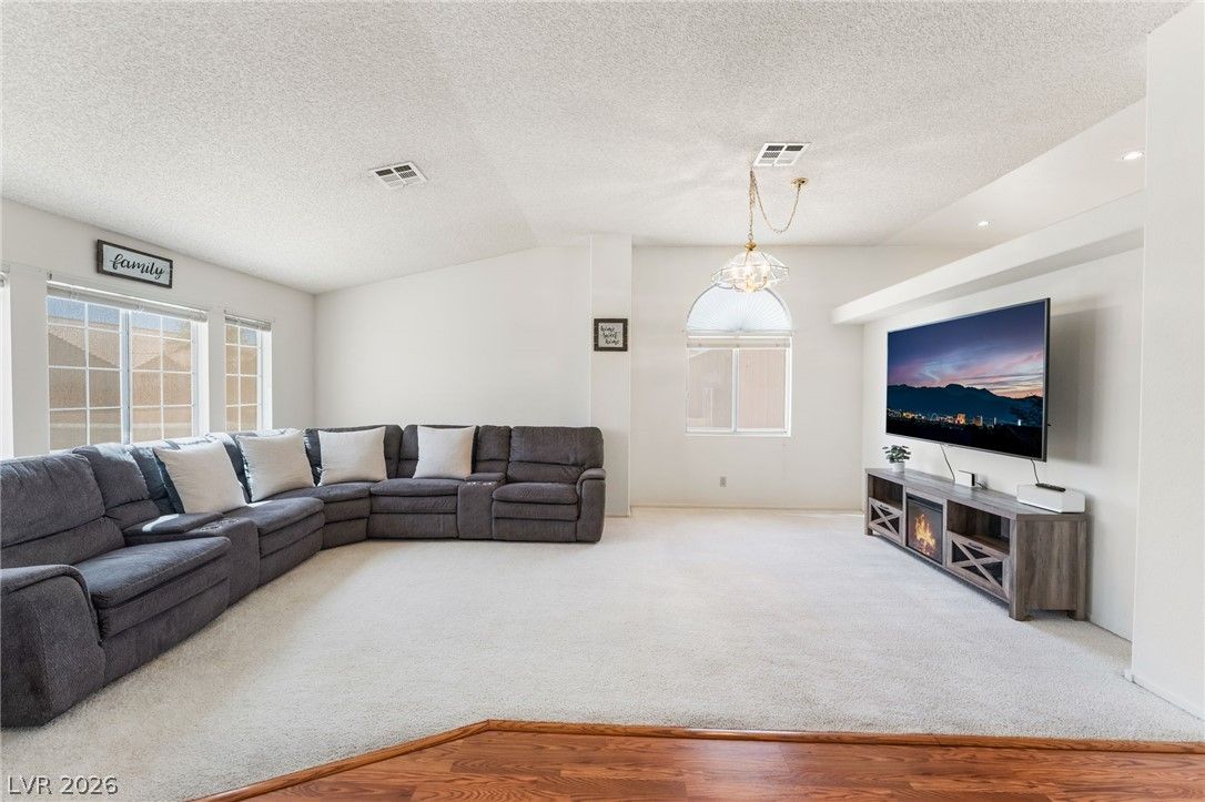 3711 Daisy Field Drive — photo 5 of 39