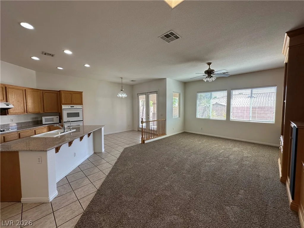 3008 Teal Beach Street — photo 4