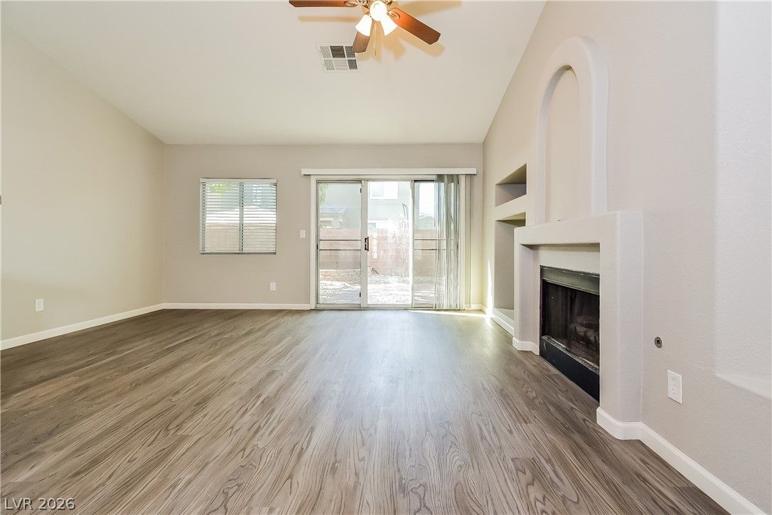 1851 Grand Prairie Avenue — photo 4