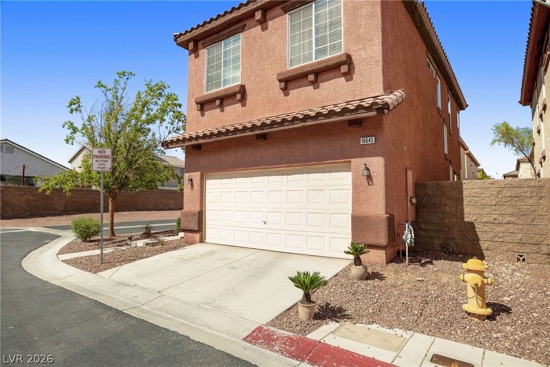 10645 Lessona Street — photo 2
