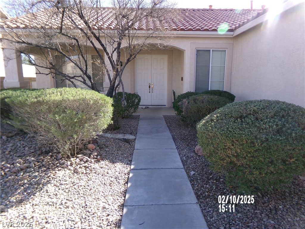 915 DOVER GLEN Drive 0 — photo 2 of 19