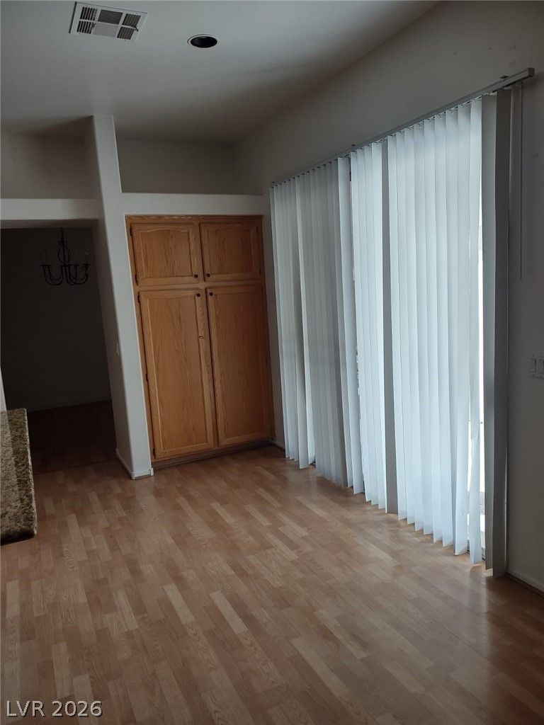 915 DOVER GLEN Drive 0 — photo 5 of 19