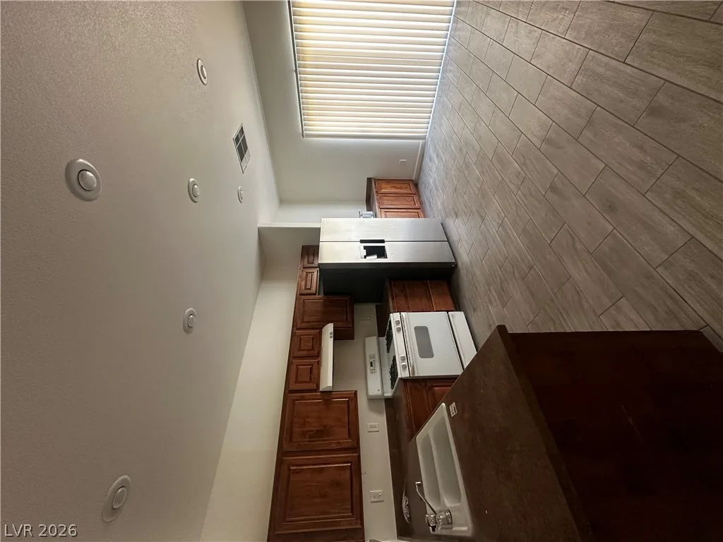 6186 Pacific Dogwood Avenue — photo 4