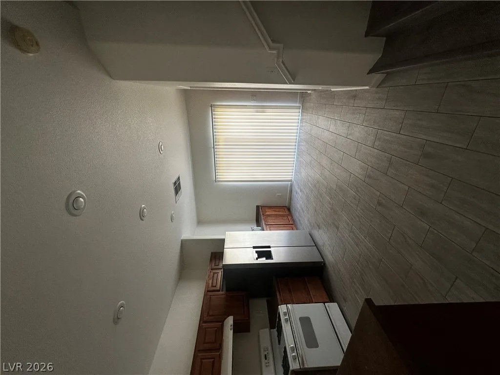 6186 Pacific Dogwood Avenue — photo 5