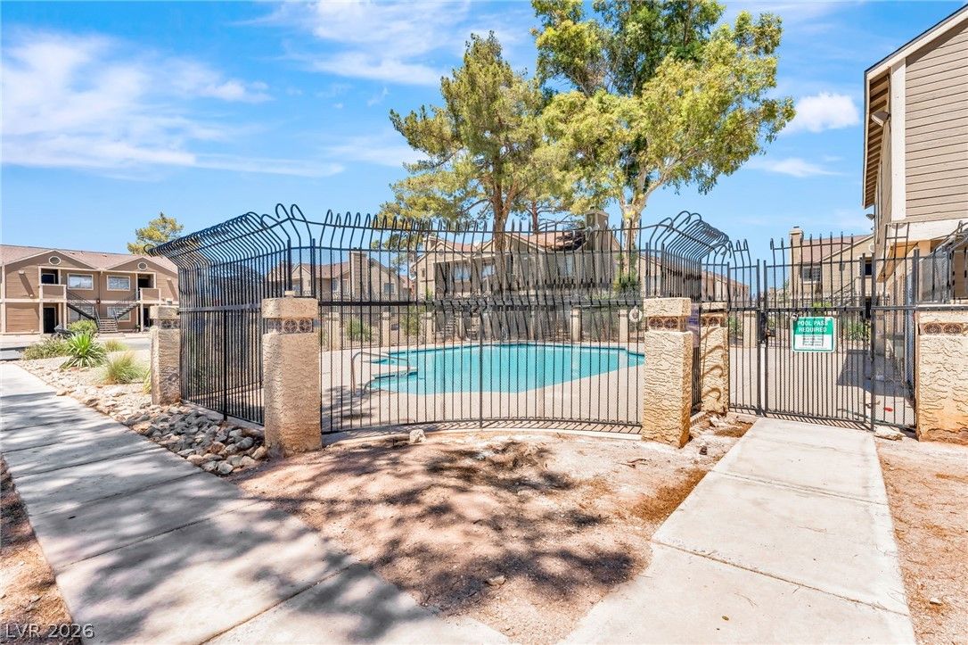 4708 Krissylouise Way — photo 2