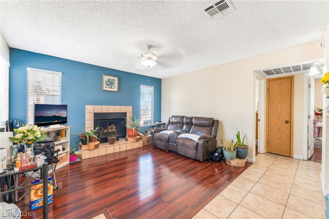 4708 Krissylouise Way — photo 3