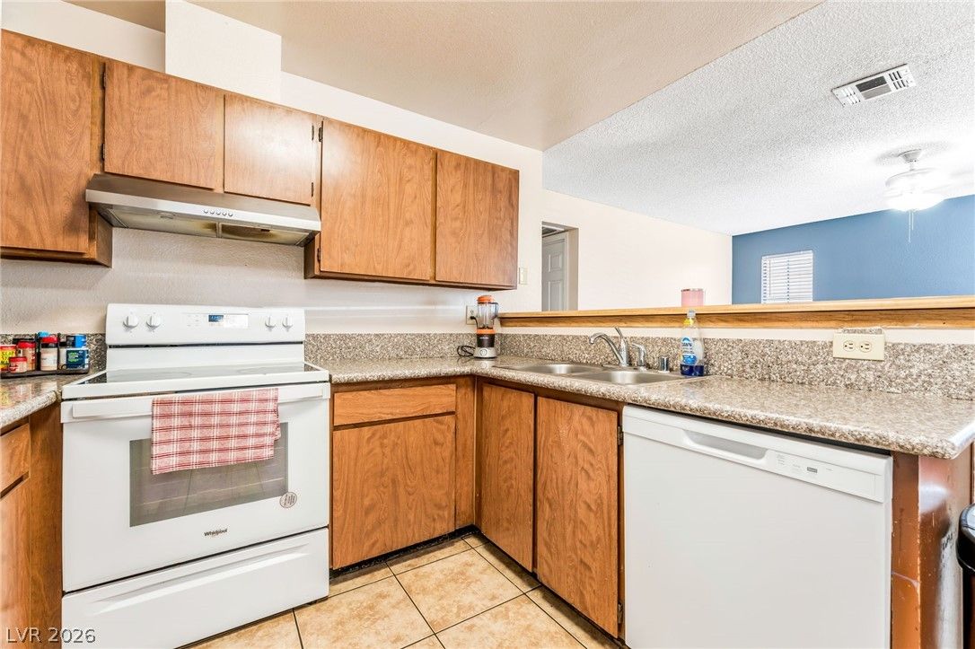 4708 Krissylouise Way — photo 4